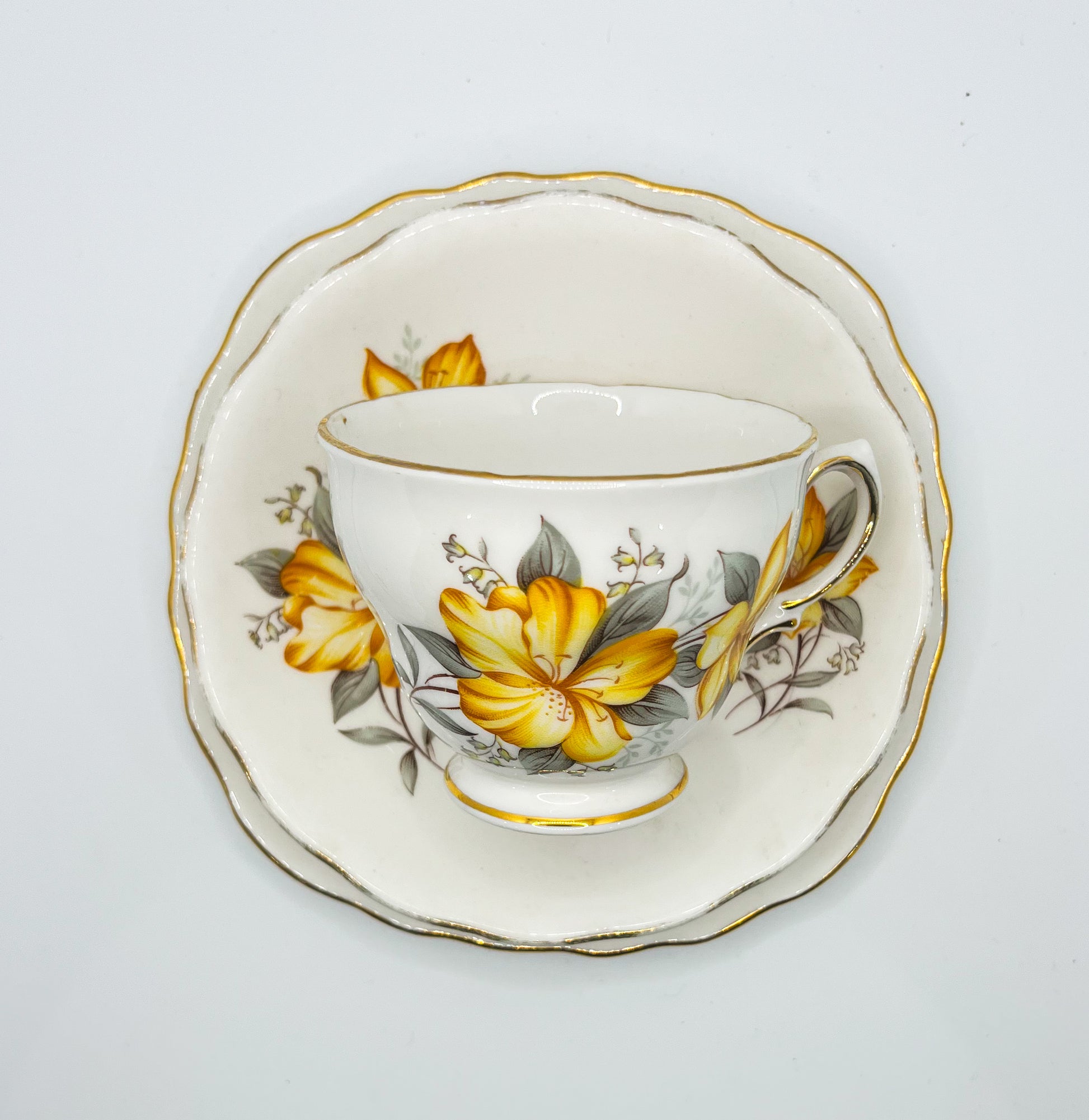 Vintage Teacup Trio (2 Plate + 1 Cup): Serial Number 25109