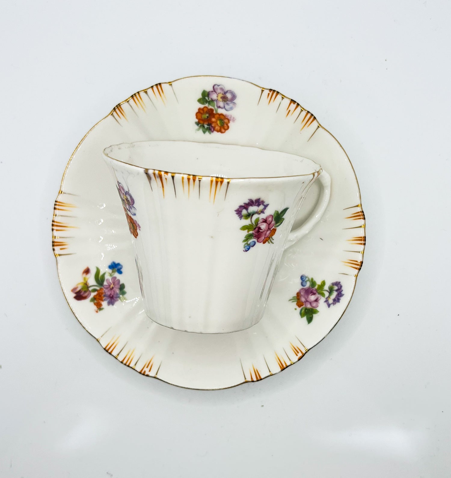 Vintage Teacup Set (1 Plate + 1 Cup): Serial Number 2529