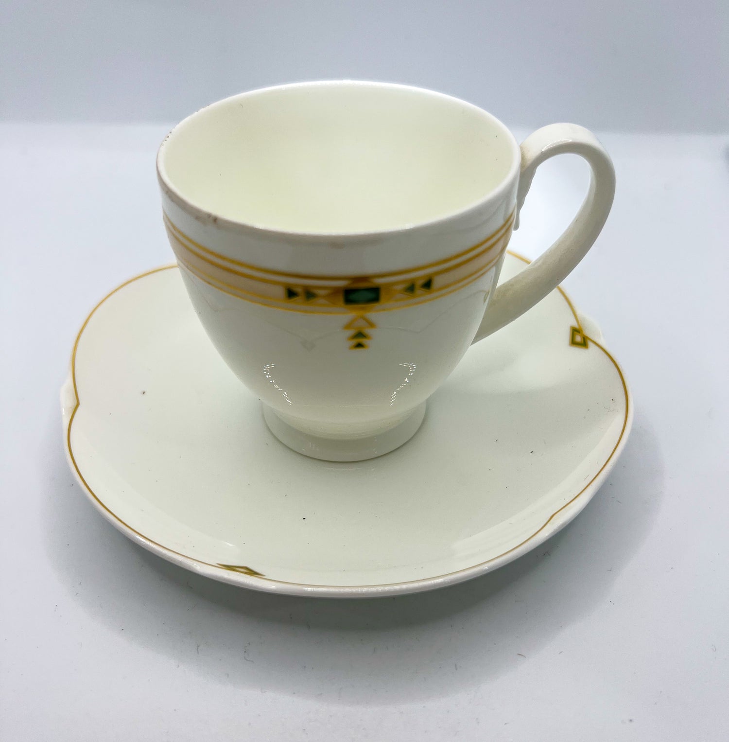 Vintage Teacup Set (1 Plate + 1 Cup): Serial Number 2506