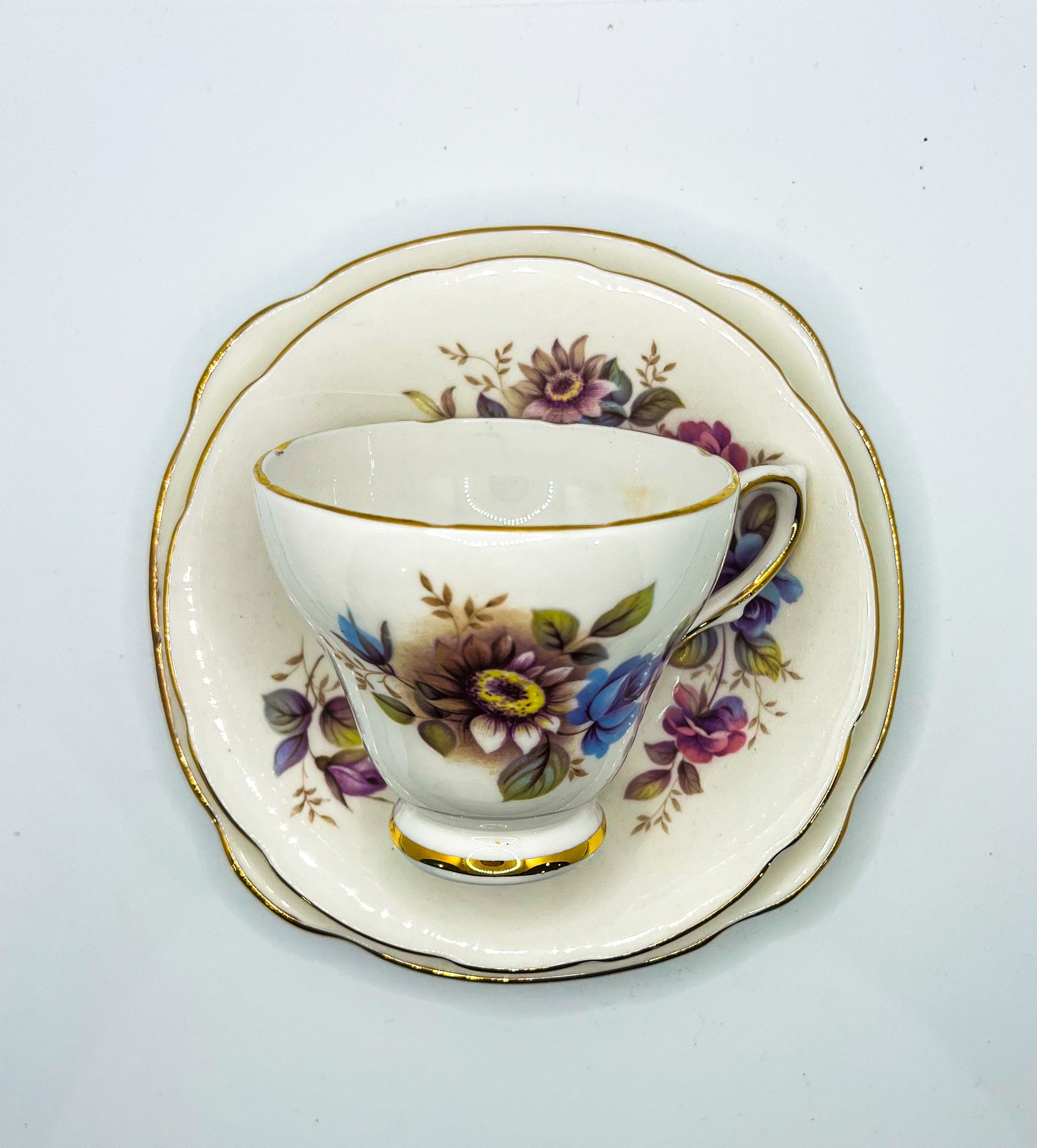 Vintage Teacup Trio (2 Plate + 1 Cup): Serial Number 25121