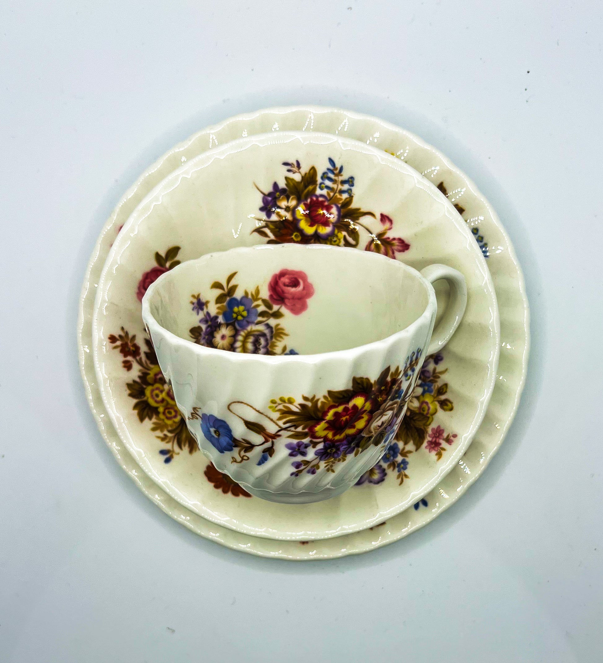 Vintage Teacup Trio (2 Plate + 1 Cup): Serial Number 2571